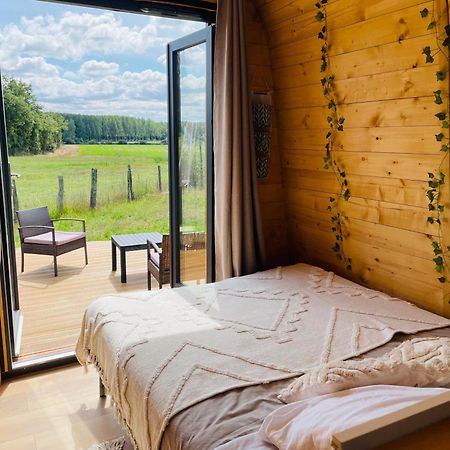 Logement Insolite : La Ruche Verte Monts-sur-Guesnes Extérieur photo