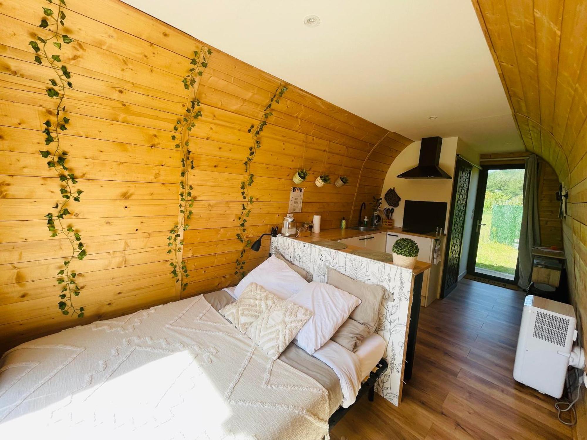 Logement Insolite : La Ruche Verte Monts-sur-Guesnes Extérieur photo