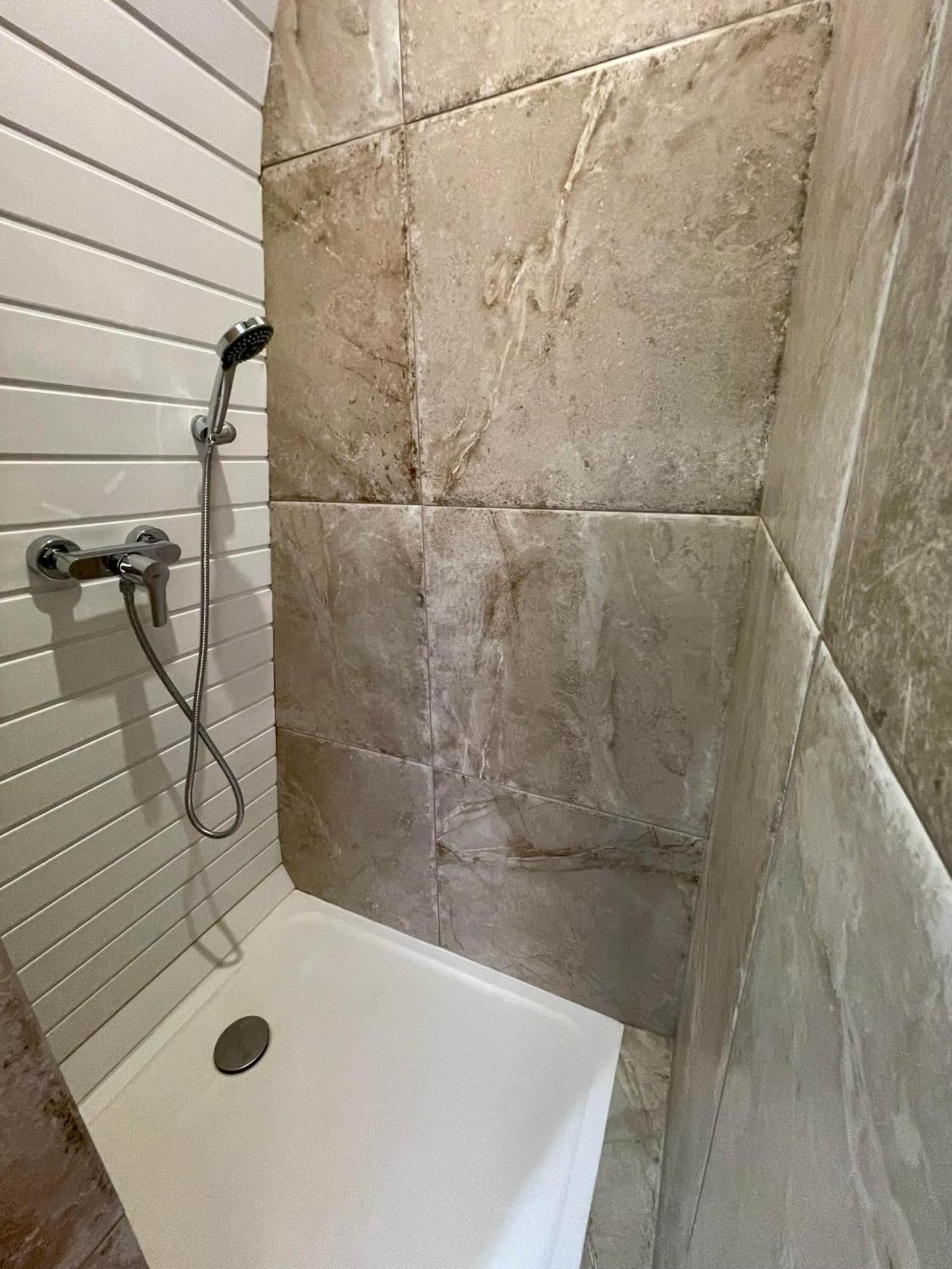 Logement Insolite : La Ruche Verte Monts-sur-Guesnes Extérieur photo